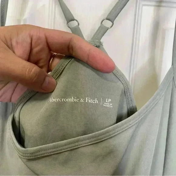 Abercrombie & Fitch Women’s Olive Green NWT Jumpsuit Sz LP - Picture 3 of 6